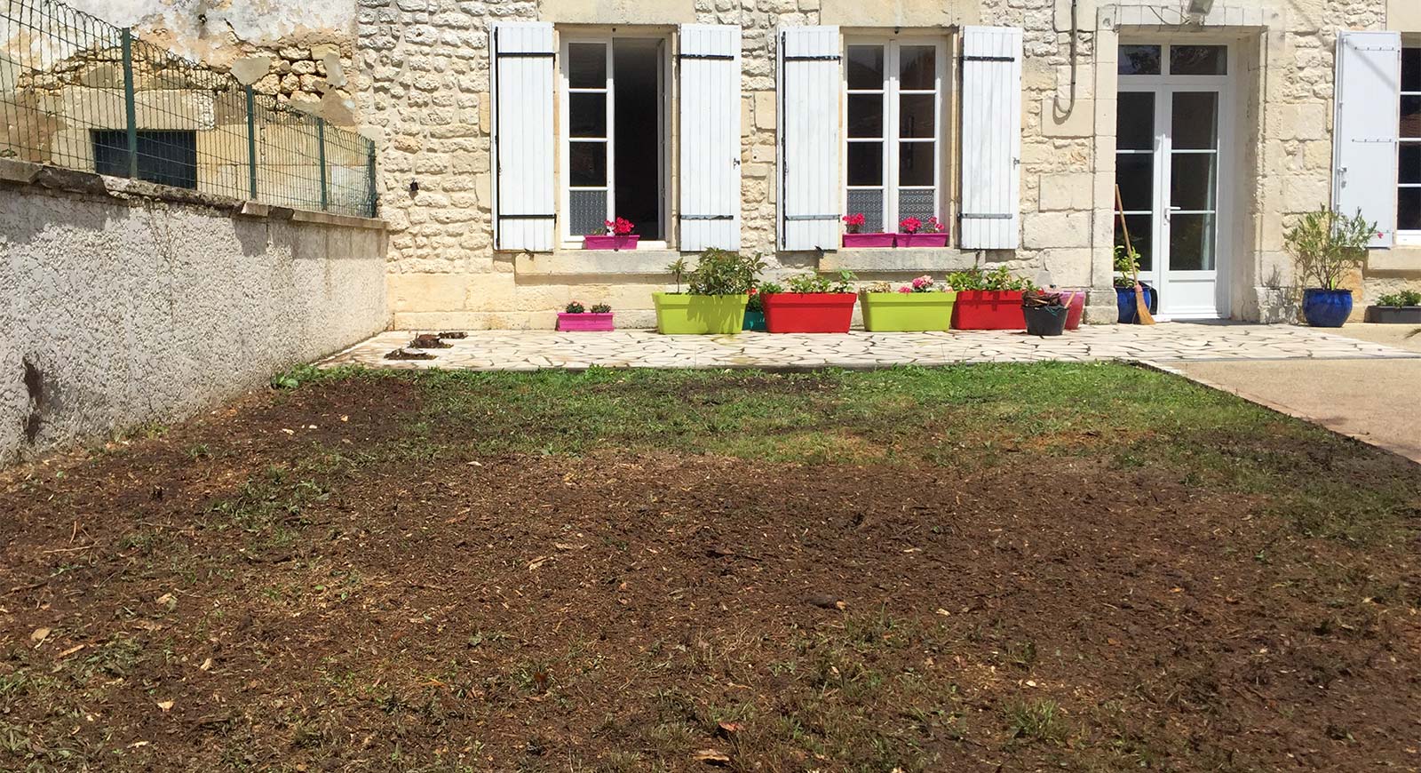 Jardin après arrachage de souche en Charente Maritime