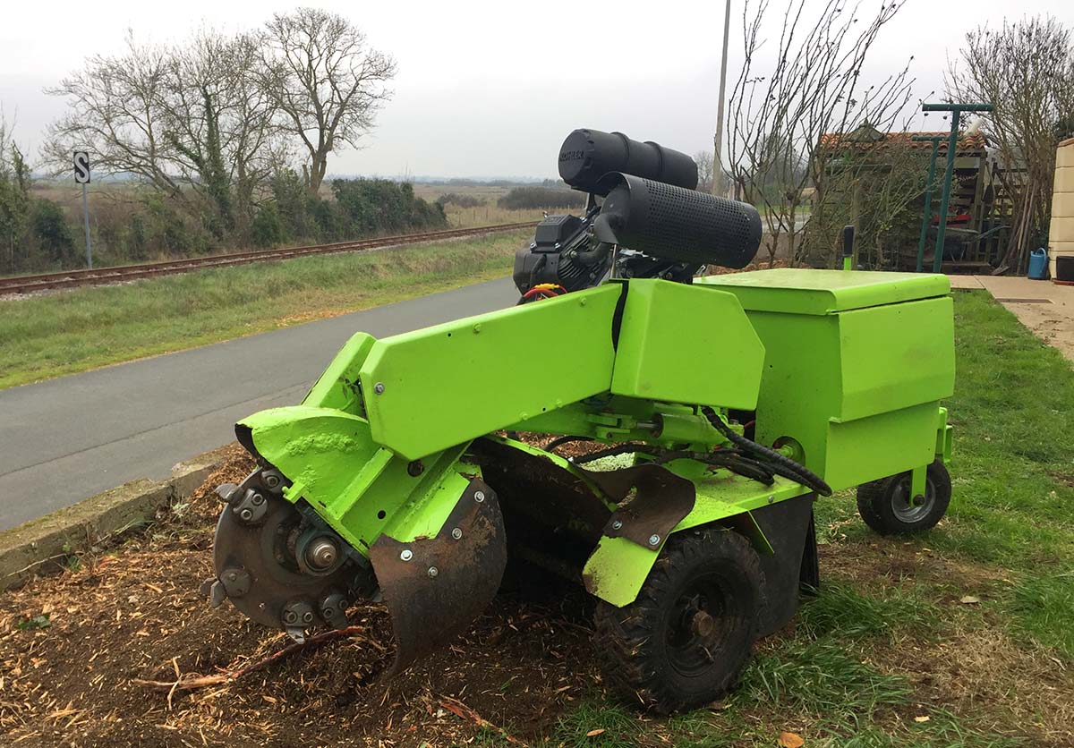 Machine broyeuse de souche en Charente Maritime